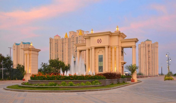 Hiranandani Mamurdi Entrance View
